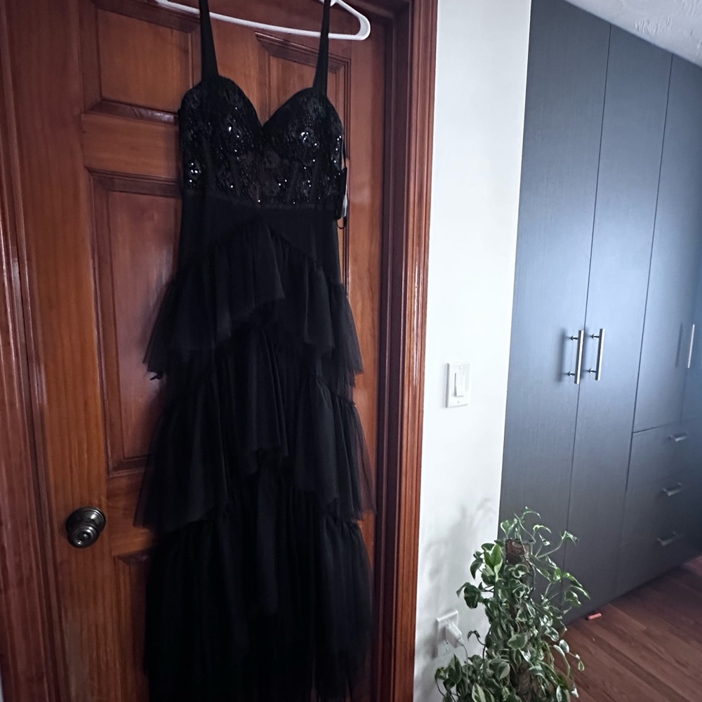 Elegant Black Tiered Evening Dress